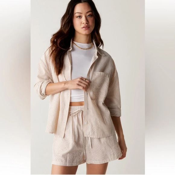 Nasty Gal Tops - NWT NASTYGAL- Stripe Seersucker Oversized shirt size 2